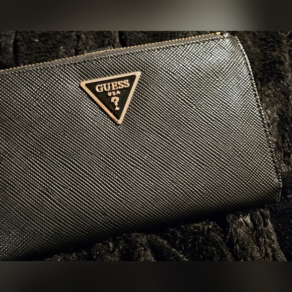 GUESS WALLET - Picture 1 of 2